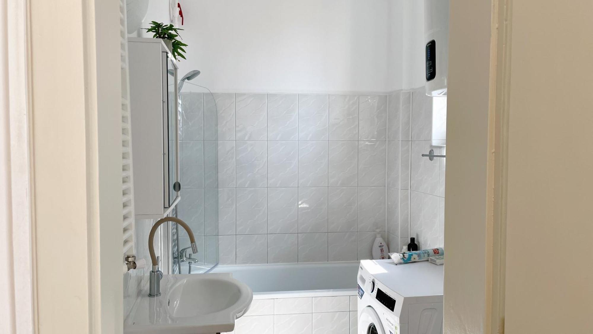 Pinkfluid - Charming Studio In Prime Location Bucarest Extérieur photo